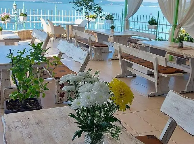 Oasis - Access Szálloda 3*