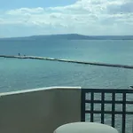 Hotel Oasis - Access