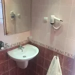 Hotel Oasis - Access