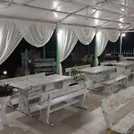 Hotel Oasis - Access