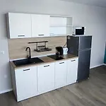 Hotel Oasis - Access